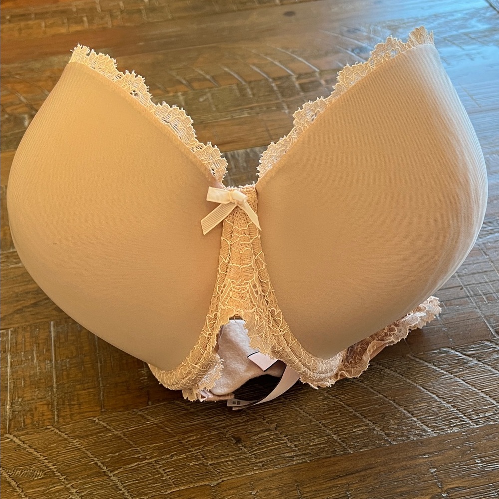 Victoria's Secret Dream Angels Lace Accent Bra in Tan 36DDD